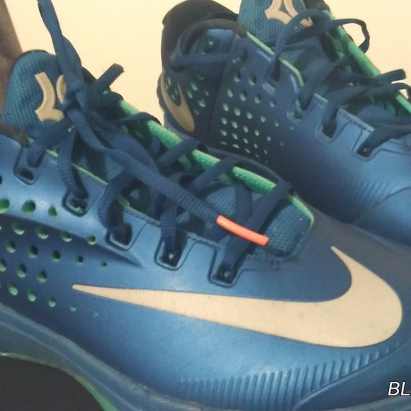 Nike KD Zooms - Picture 3 of 7